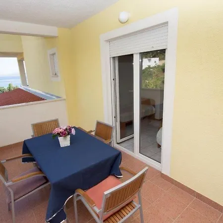 In With Sea View, Balcony, Air Conditioning, Wifi 132-7